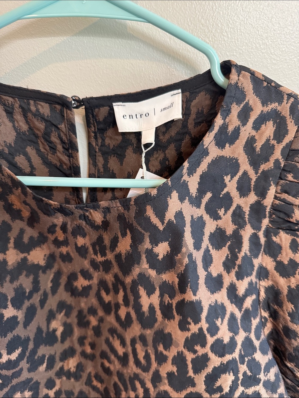 entro Leopard Print Puff Sleeve Blouse - Black and Brown - Picture 3 of 5